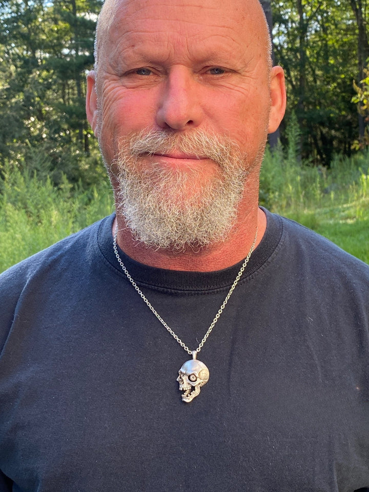 Screaming Skull: Hauntingly Fun Pendant
