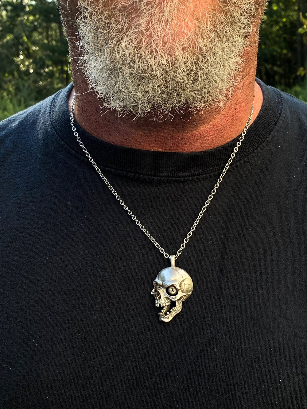 Screaming Skull: Hauntingly Fun Pendant